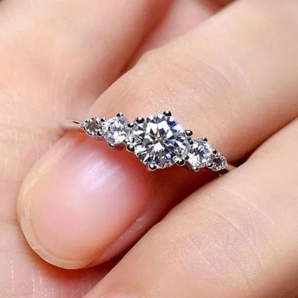 💍"Engagement Anillos Pure Round CZ Silver Plated WeddingBeautifulRingUNVN12063 - Picture 5 of 7